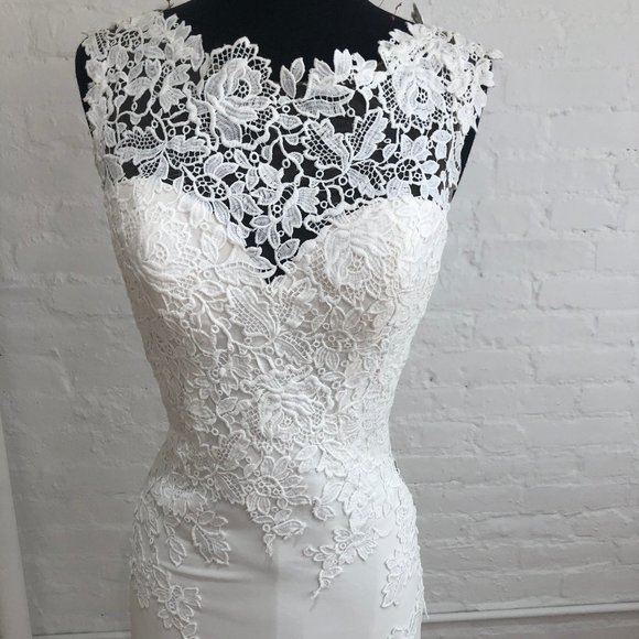 Pronovias Milano Gown - Picture 4 of 7